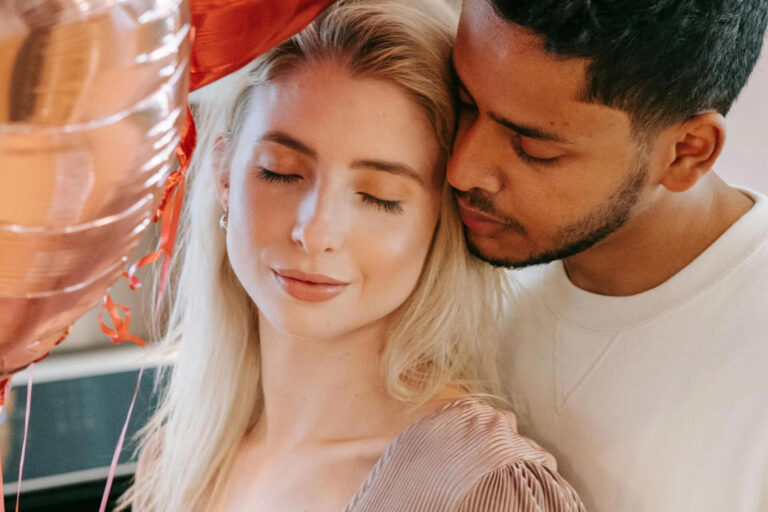 How to Set Healthy Boundaries While Dating