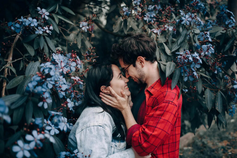 Signs He’s Emotionally Available and Ready to Commit