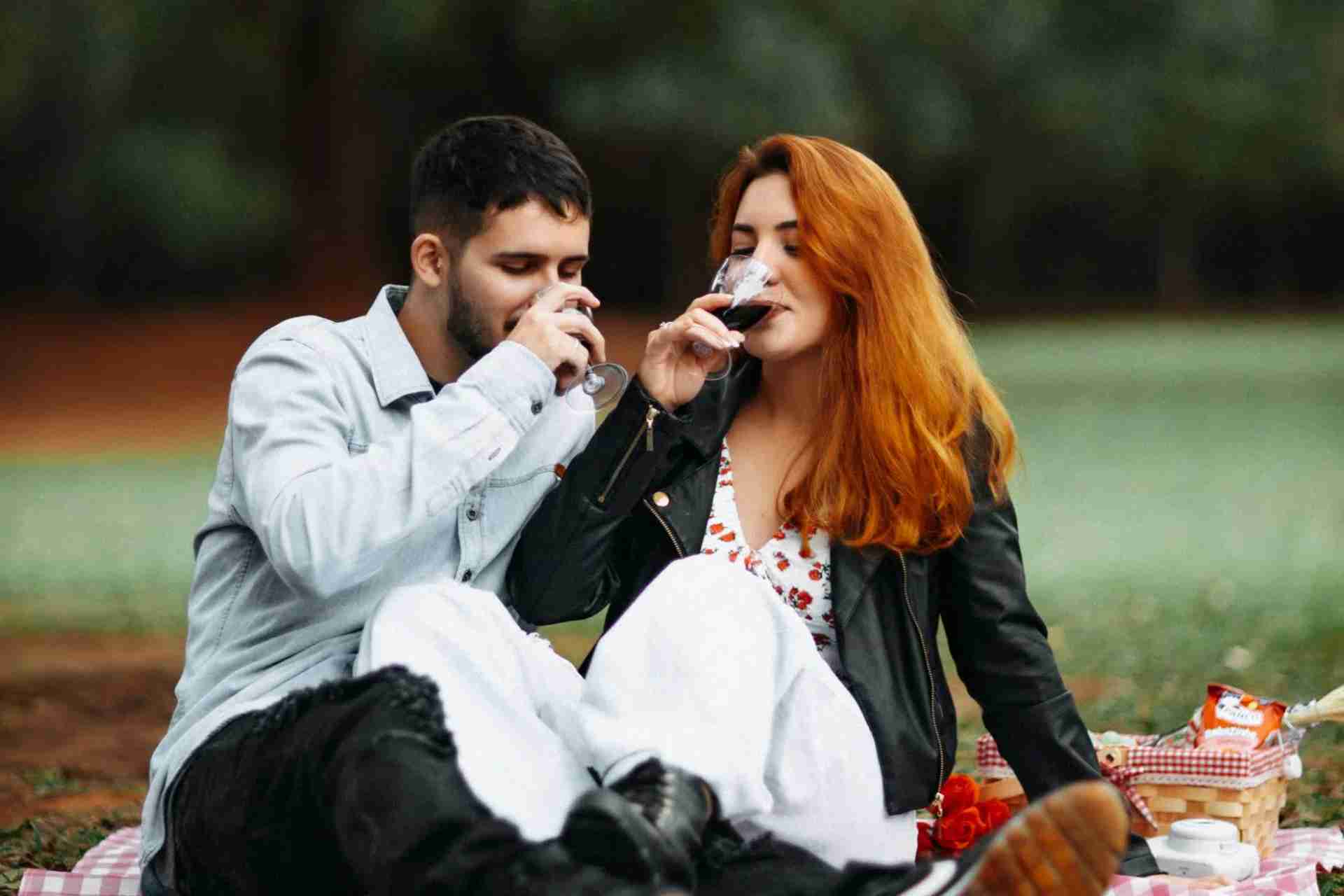 25 Cozy Fall Date Ideas for Pumpkin Spice Season