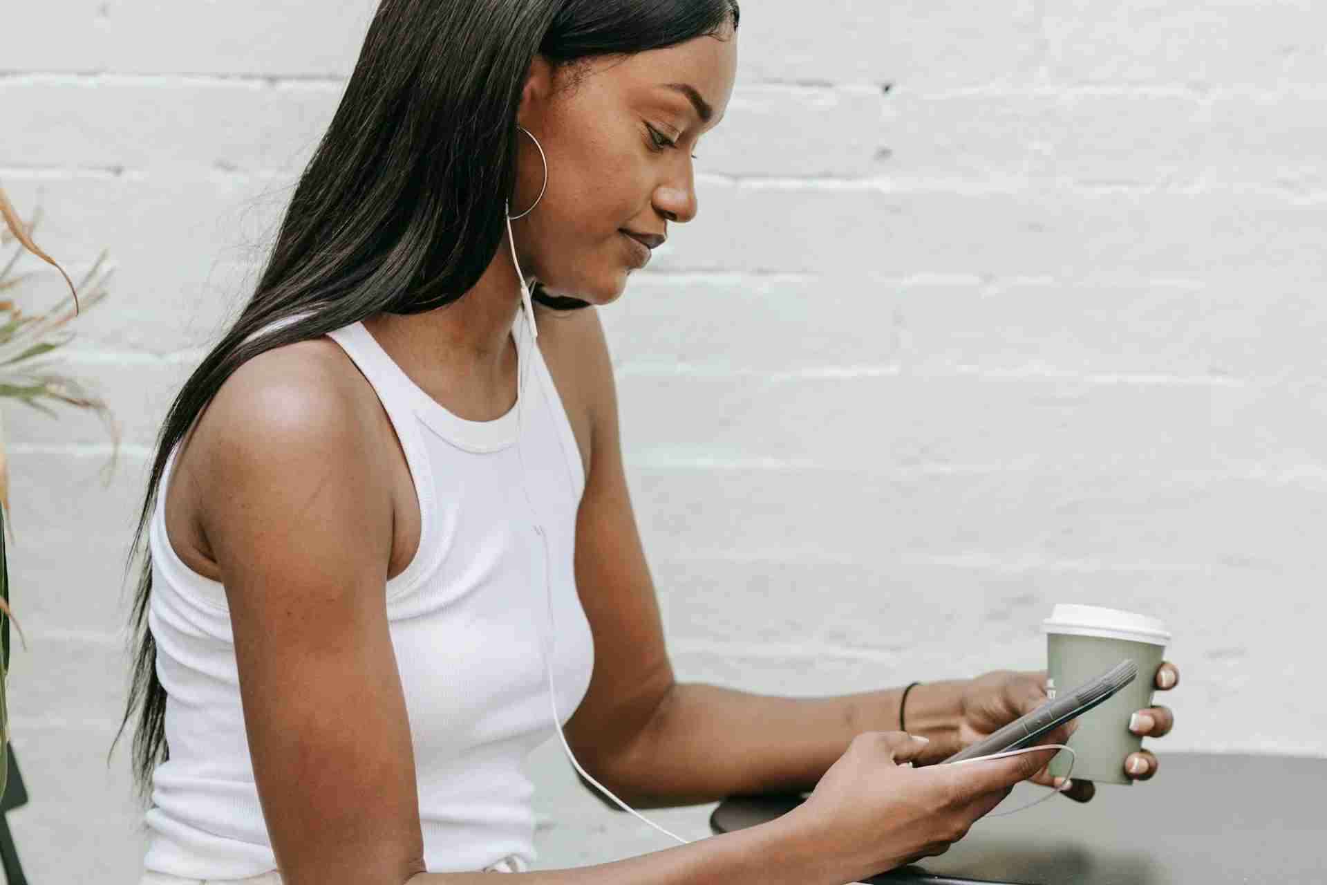 Dating Over 30: How to Navigate Online Dating With Confidence