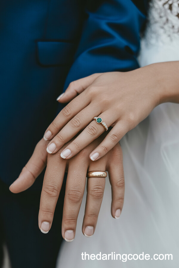 emerald green wedding theme ideas
