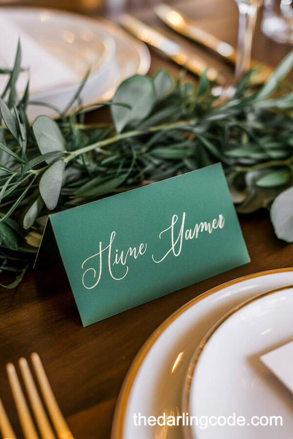 emerald green wedding theme ideas