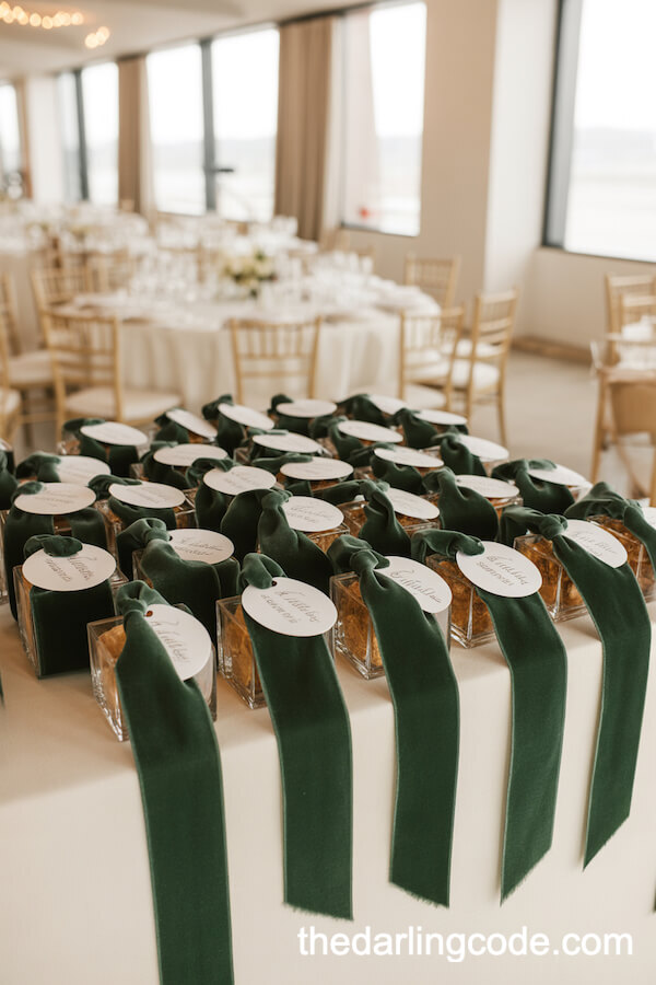 emerald green wedding theme ideas